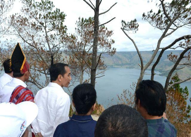 Presiden Jokowi Tertarik Kembangkan Kawasan Wisata Danau Toba ke Desa Parulohan
