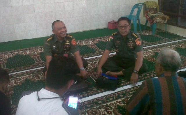 Temui Warga Sari Rejo, Perwakilan Mabes TNI Enggan Angkat Bicara
