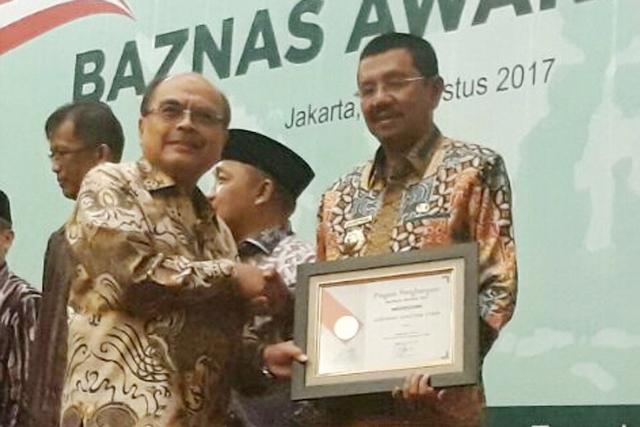 Gubsu Terima Baznas Award 2017