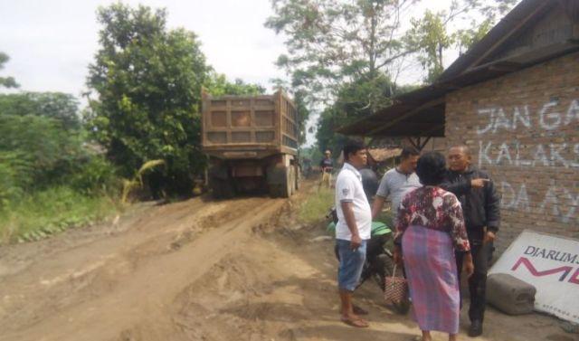 Lakukan Pungli, Seorang Ibu di Talun Kenas Ditegur Polisi