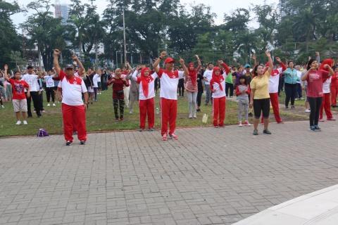 Walikota Medan Senam Bersama Ribuan Masyarakat Kota Medan