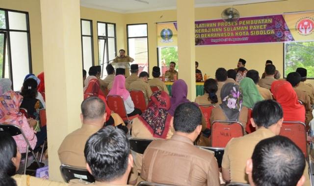 Pemko Sibolga Laksanakan Pembinaan dan Pelatihan Sulaman Payet Bagi Dekranasda Kota Sibolga