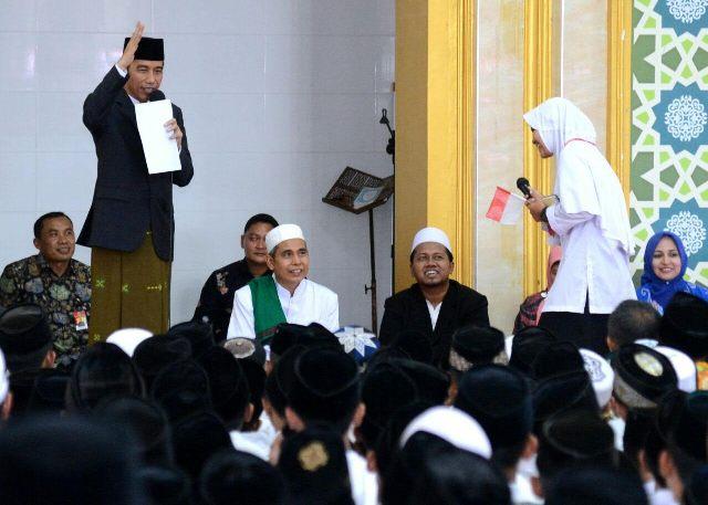 Presiden Ingatkan Santri Jaga Silaturahmi Antar Umat Beragama