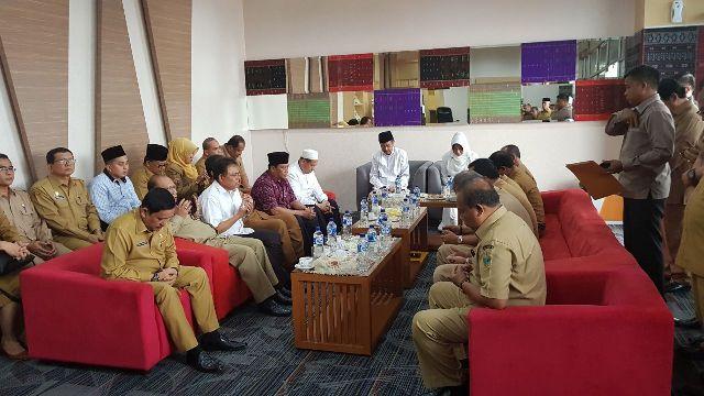 Penuhi Undangan Kerajaan Arab Saudi, Gubsu dan Istri Berangkat ke Tanah Suci