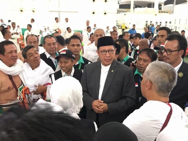 Menteri Agama Indonesia Tiba di Bandara King Abdul Aziz Jeddah