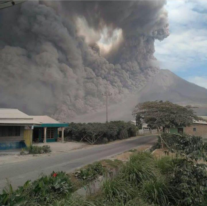 Kembali Meletus, Gunung Sinabung Semburkan Awan Panas Dahsyat