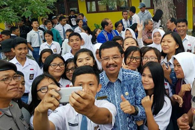 Gubsu: Kalau Mau Jadi Pemimpin Harus Peduli Pendidikan