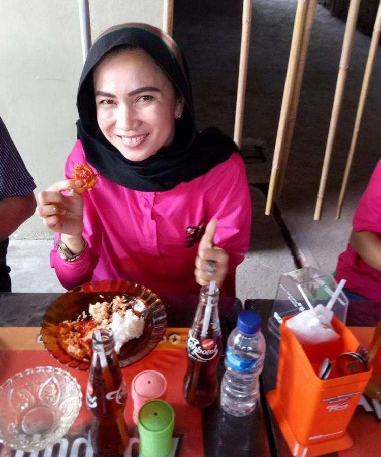 Wanita Cantik Penyuka Jengkol Ini Berniat Mencalonkan Diri Pada Pemilihan Gubernur Sumut