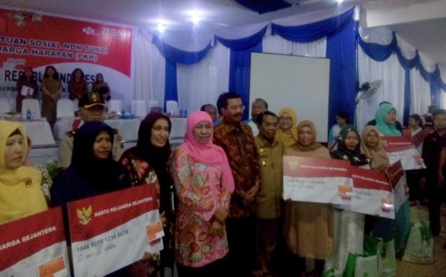 Mensos RI: Dana PKH Diawasi, Jika Ketahuan Beli Rokok atau Pulsa Kartunya Dicabut