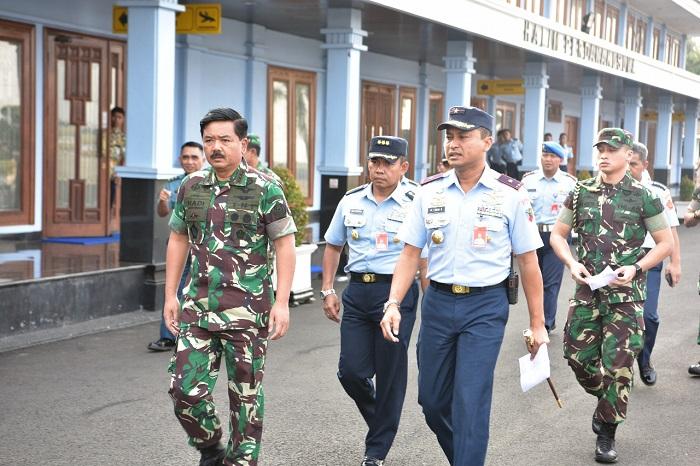Panglima TNI Tinjau Posko Bantuan Gempa Bumi Lombok