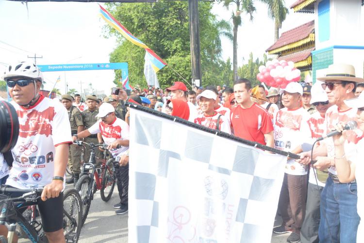 Umroh dan Wisata Tak Diumumkan, Ribuan Peserta Sepeda Nusantara Kecewa