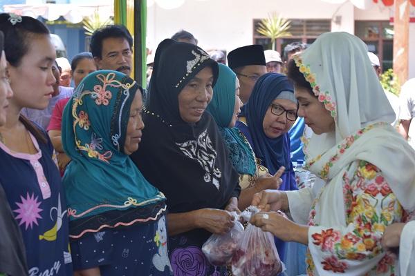 Majelis Puan Puan Melayu Sumut dan Pengajian Sejuta Umat Salurkan Hewan Kurban