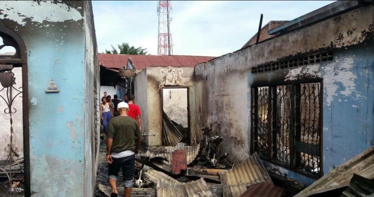 Diduga Akibat Korsleting, Dua Rumah di Terbakar di Helvet