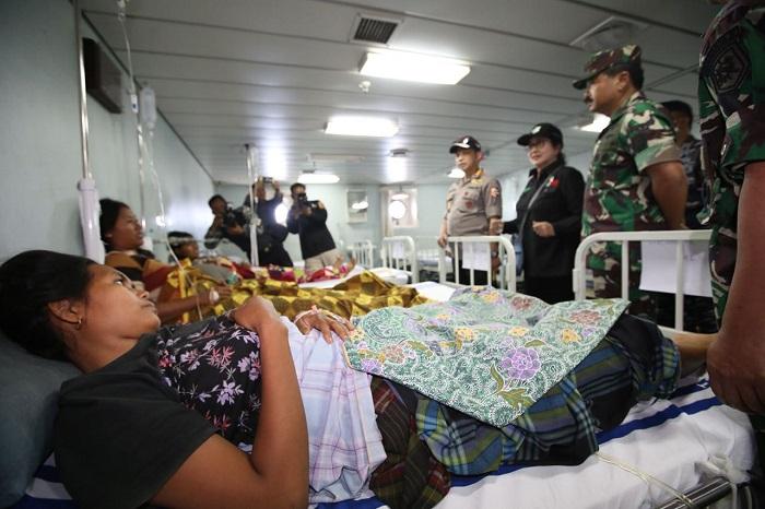 Panglima TNI Bersama Menkes RI dan Kapolri Tinjau Korban Gempa Lombok
