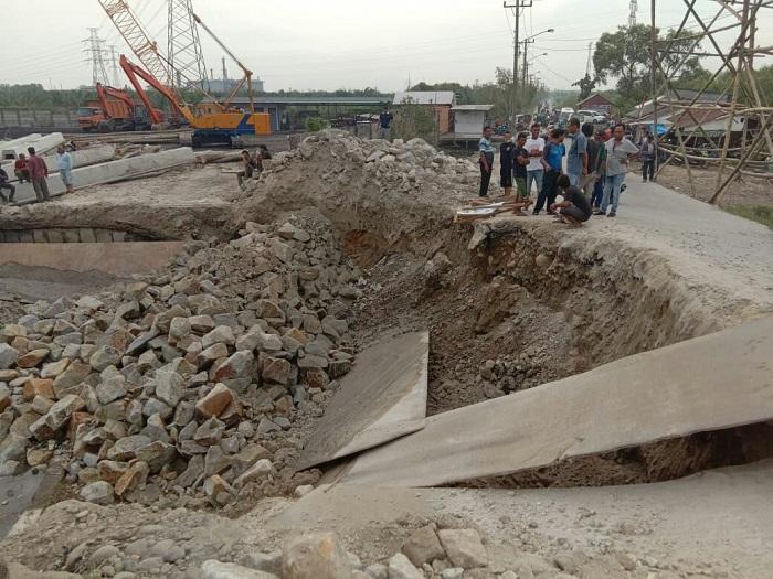 Tanah Jembatan Titi Dua Sicanang Amblas, Bayek: Ini Bukti Kelalaian Dinas PU Medan