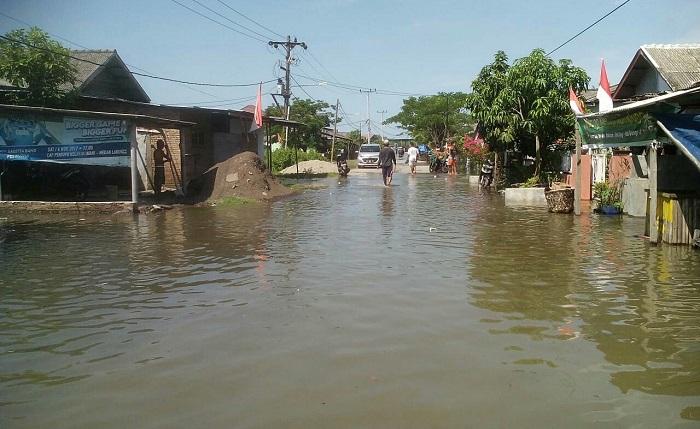 Banjir Rob Rendam Ribuan Rumah di Medan Labuhan dan Belawan