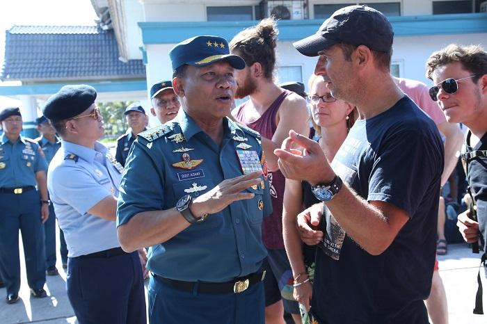 Kasum TNI Tinjau Evakuasi Wisatawan di Lombok Utara