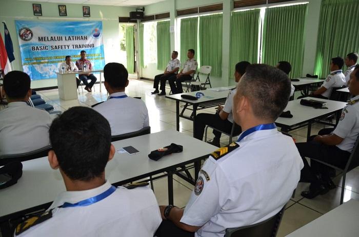 Bakamla RI Gelar Basic Safety Training untuk Awak KN