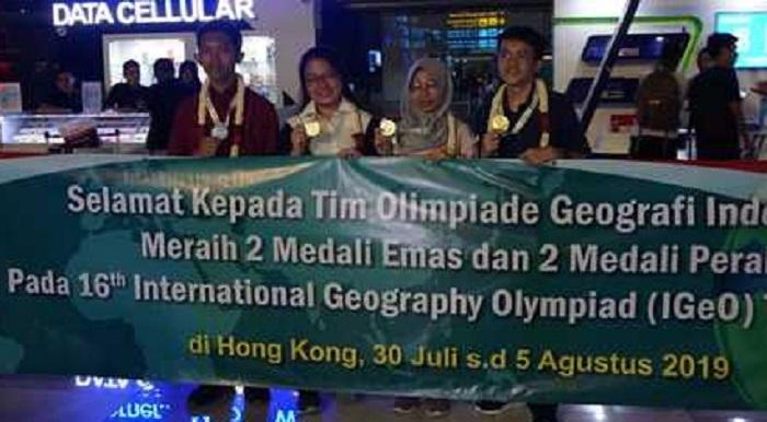 Siswa SMA Sutomo 1 Medan dan SMA Methodist 3 Medan Bawa Indonesia Berjaya di Olimpiade Geografi Internasional