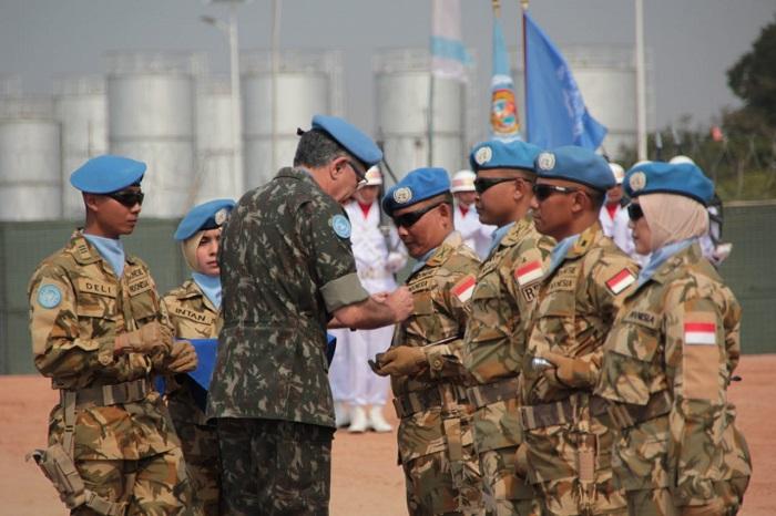 Force Commander Monusco Sematkan Medali Kehormatan PBB ke Prajurit Satgas TNI Konga XXXIX-A RDB