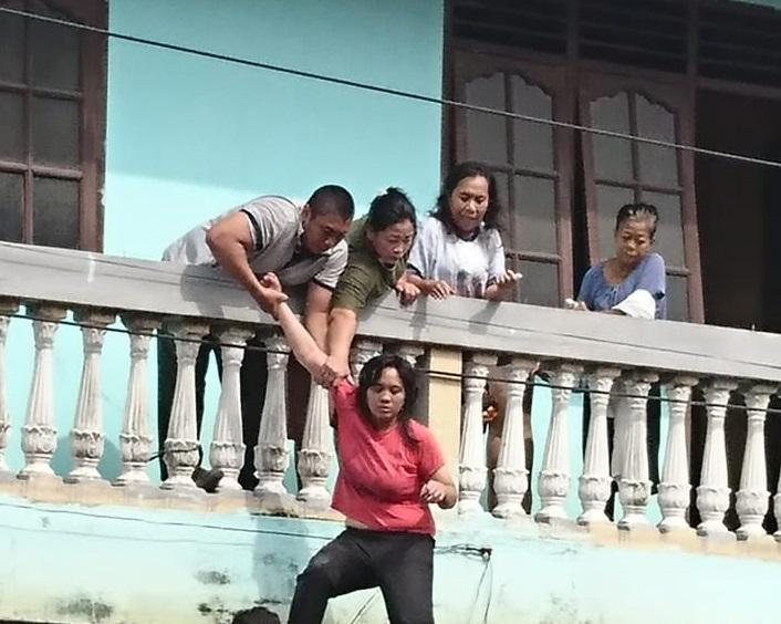 Gara-gara Putus Cinta, Rachel Nekat Loncat dari Lantai II