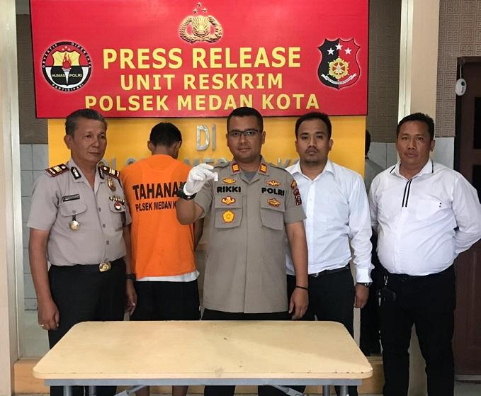 Polsek Medan Kota Sedang Patroli, Ogah Ditangkap Bawa Sabu
