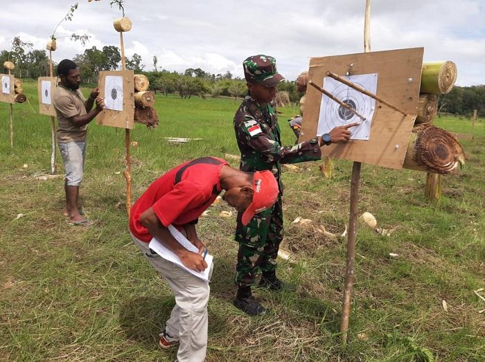 Satgas Pamtas Yonif 411/Pdw Kostrad Rayakan HUT RI dengan Lomba Panahan Tradisional di Papua