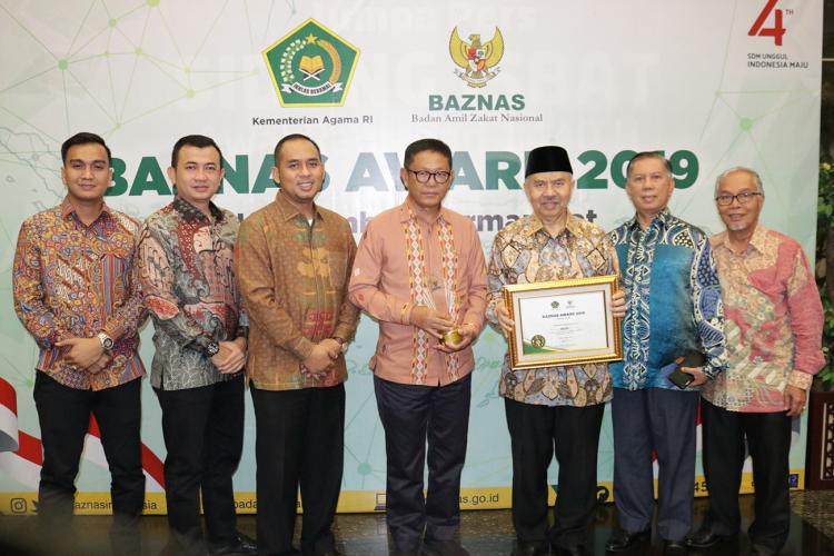 Gubernur Sumut Terima Penghargaan Baznas Award 2019