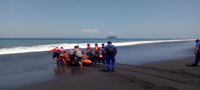 Pengawak SPKKL Karangasem Cari Nelayan Hilang di Perairan Seraya