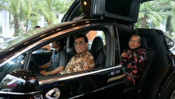 Siapkan Insentif, Menhub: Hadirnya Mobil Listrik Jadi Keniscayaan
