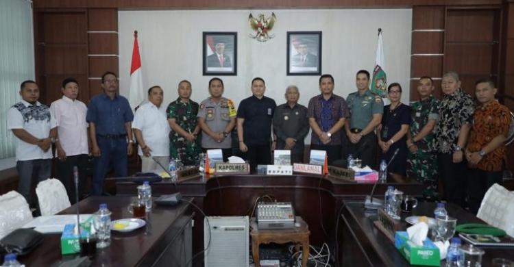 Sikapi Tuntutan Warga Terkait Pemasangan Listrik, Pemkab Asahan Gelar Pertemuan dengan PT Lonsum dan PLN 