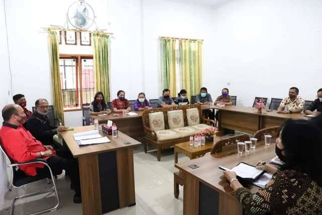 Sidak di Kantor Perijinan, Bupati Taput: Jangan Main-main, Lakukan Pelayanan Terbaik ke Masyarakat