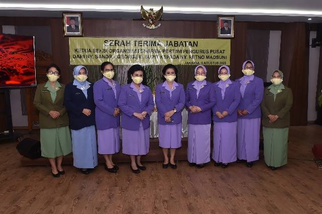 Ny Nanny Hadi Tjahjanto Pimpin Sertijab Ketua Seksi Organisasi Dharma Pertiwi