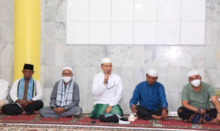 Silaturahmi Bersama Jemaah Masjid Raya Taqwa Parapat, Wagub Pesankan Jaga Keindahan Alam Danau Toba