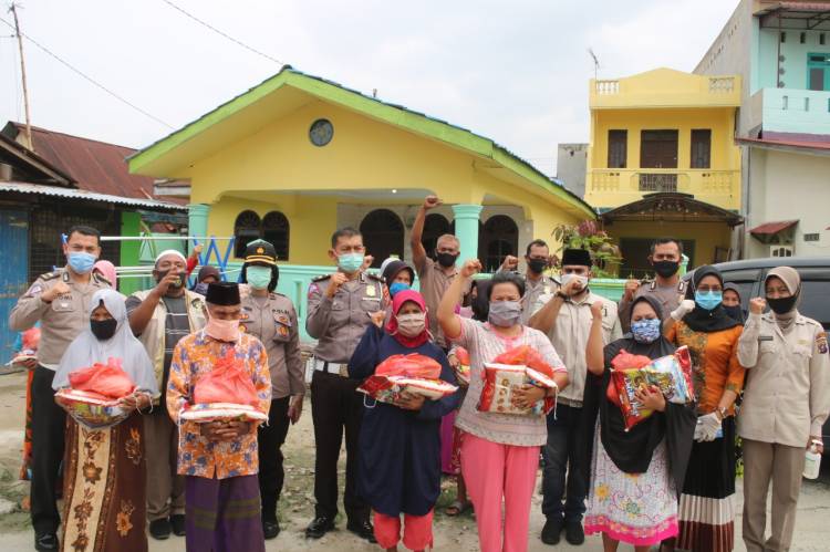 Bersama KSJ, Polresta Deli Serdang Aksi Sosial Bagi Sembako