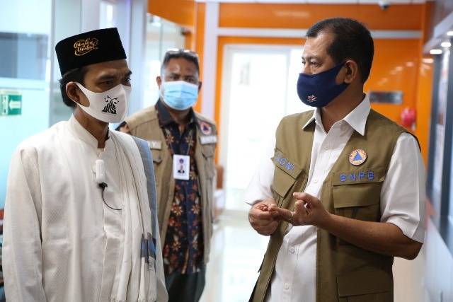 Silaturahmi ke Graha BNPB, UAS Ingatkan Dosa Besar untuk Pembalakan dan Pembakaran Hutan