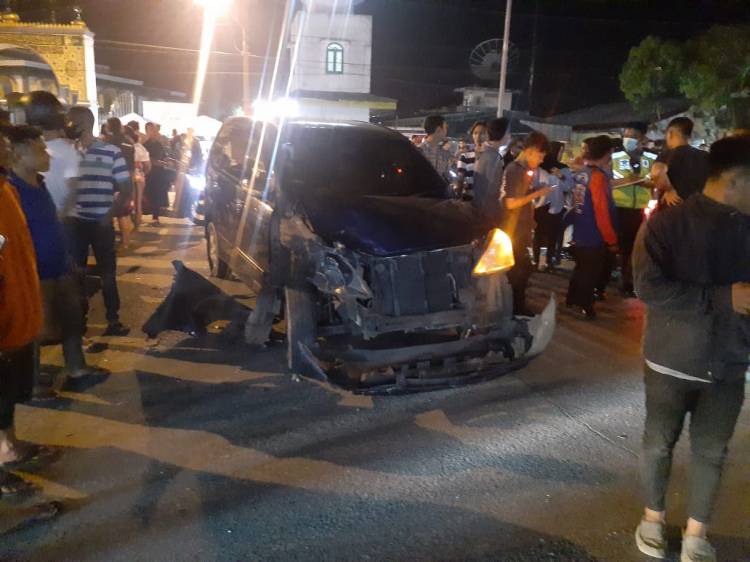  Kecelakaan Mobil Tabrak Sepeda Motor Tewaskan Penumpang Sepeda Motor