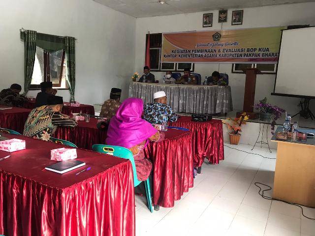 Kankemenag Pakpak Bharat Gelar Pembinaan dan Evaluasi BOP KUA