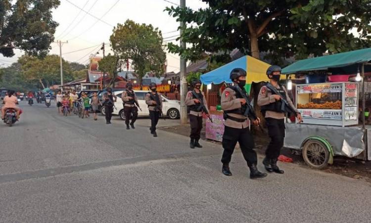 Tinjau Situasi Kamtibmas, Brimob Polda Sumut Patroli Kamandahan 