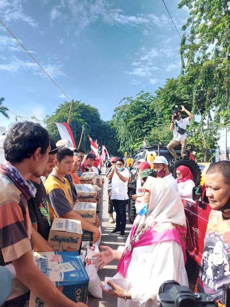 Bunda Foundation Bagikan Sembako dan Bedah Rumah Warga Kurang Mampu Terdampak Covid - 19