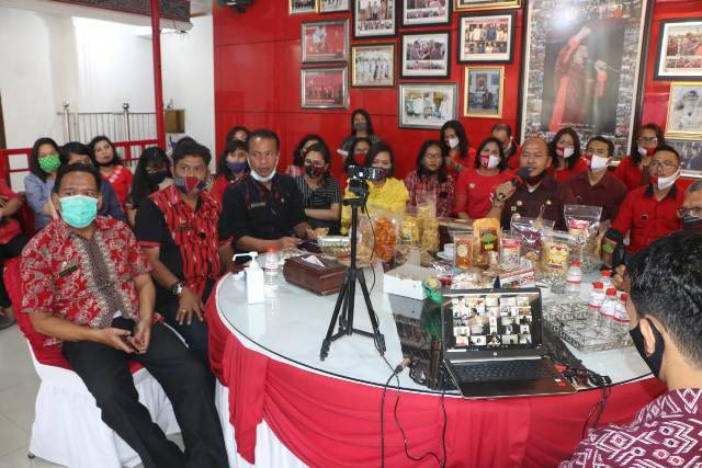 Upaya Bangkitkan Perekonomian, Bupati Taput Tekankan Kreatifitas Pelaku UMKM
