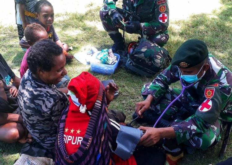 Jaga Gizi Anak Perbatasan, Satgas Yonif 413 Bremoro Gelar Posyandu