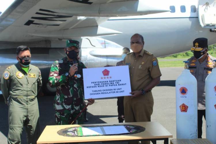 Kodam XVIII/Kasuari Terima Bantuan Alkes Dari Panglima TNI untuk Masyarakat Papua Barat