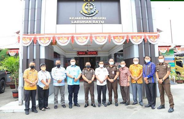 Silaturahmi dengan Kajari Baru, Bupati dan Wabup Ajak Wujudkan Labura Hebat