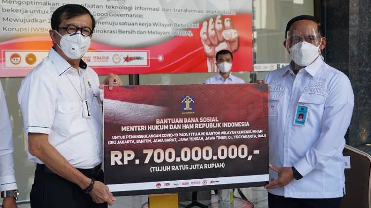 Yasonna Laoly Lepas Puluhan Ribu Paket Bansos dan Sampaikan Rencana Alih Fungsi Gedung DJKI sebagai Rumah Isoman Darurat