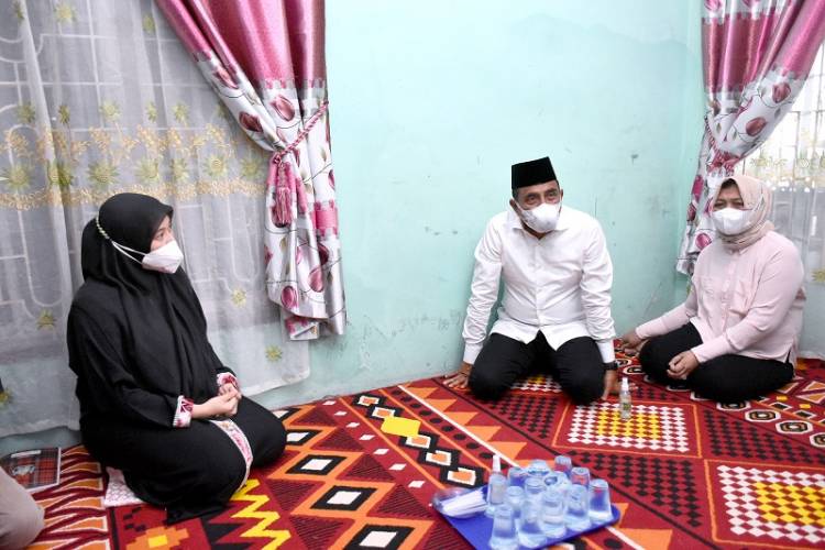 Parada Muqtadir Siregar Tutup Usia, Keluarga Terharu Gubernur Sumut Edy dan Istri Datang Melayat