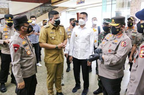 Wakapolri Bersama Wakil Gubernur Sumut dan Wali Kota Medan Tinjau Lokasi Isoter di Ex Hotel Soechi
