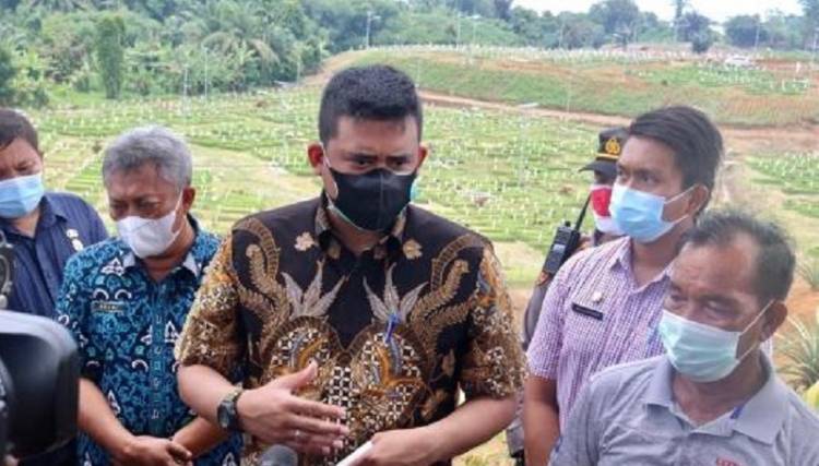 Bobby Nasution Tinjau Pemakaman Khusus Covid-19 di Simalingkar B Medan Tuntungan