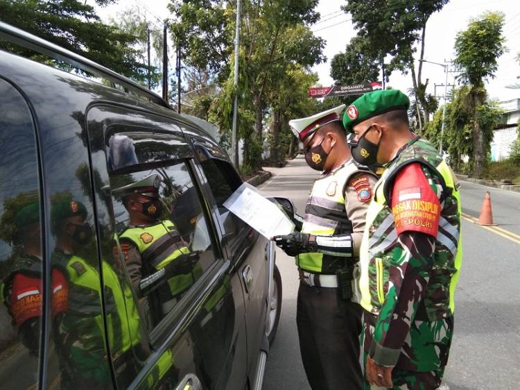 PPKM Level 4, Ratusan Kendaraan Menuju Siantar Diputar Balik