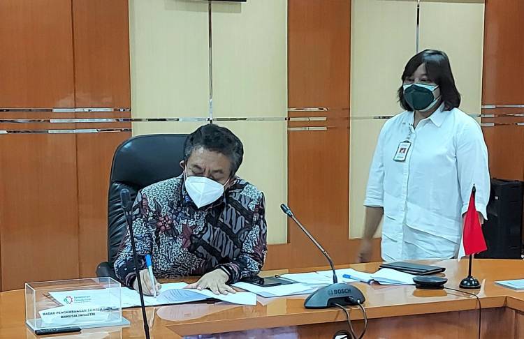Kemenperin Siap Cetak SDM Kompeten Industri Keramik dan Refraktori